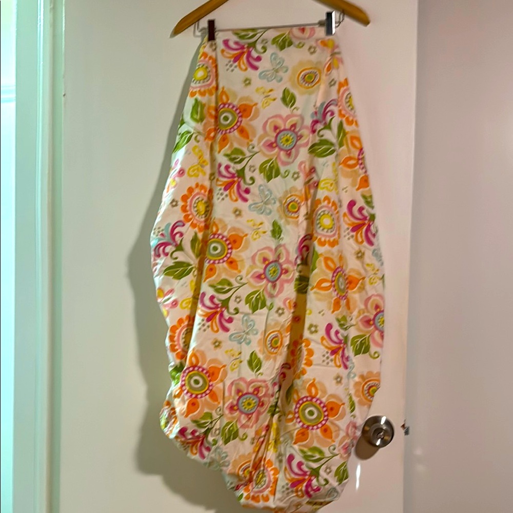 Floral crib sheet in Multicolor